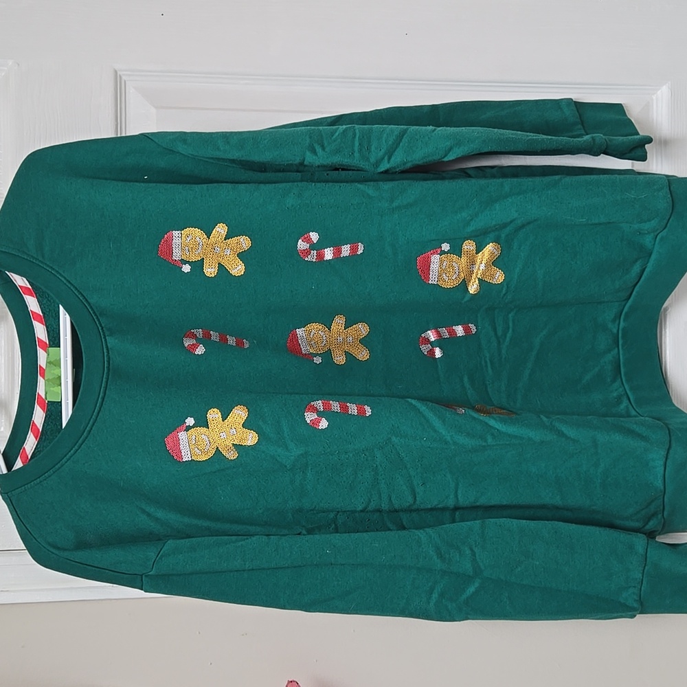 Unbranded xmas sweater green with sequans details, long sleeve, comfy